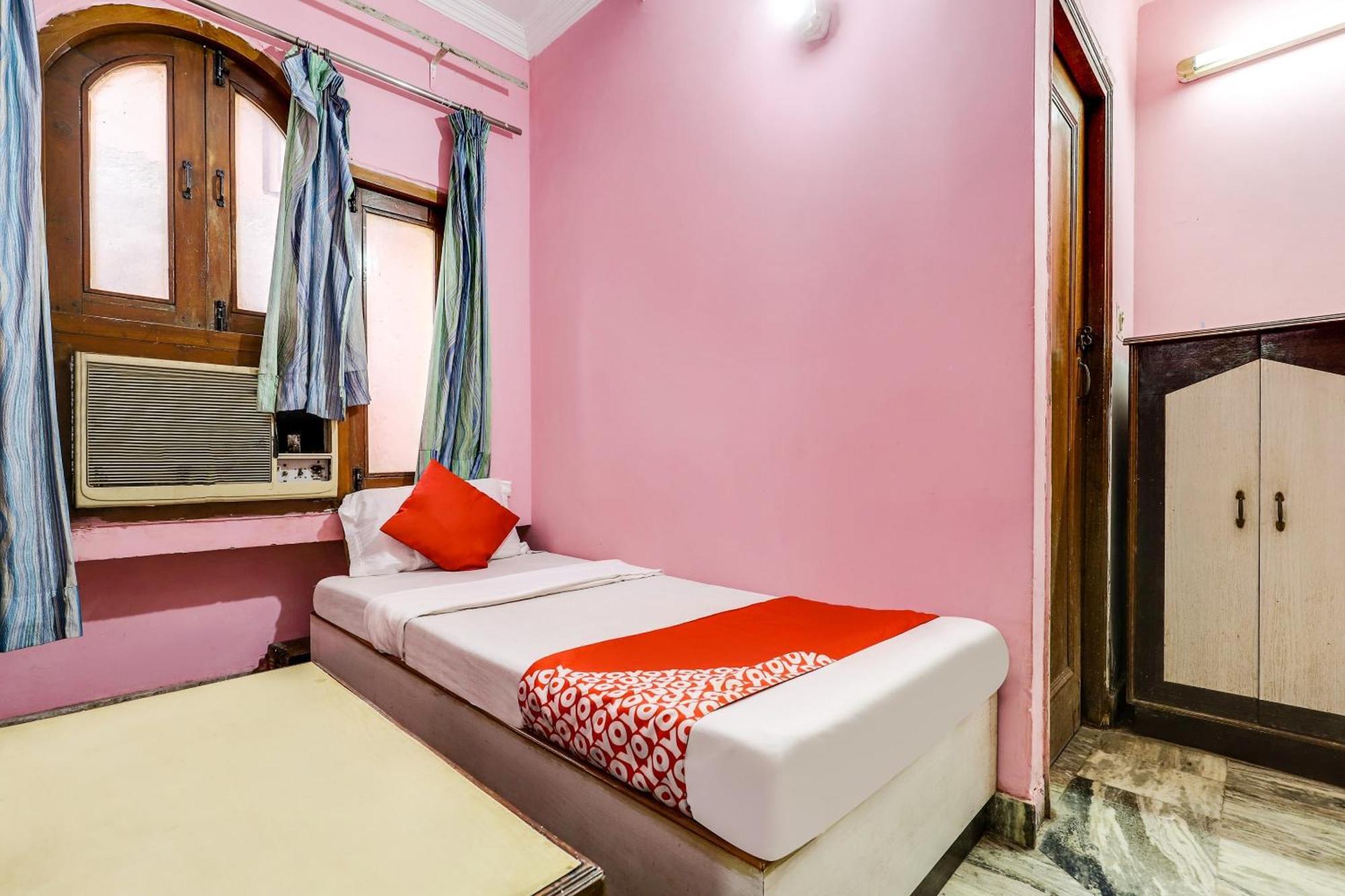 Hotel O Moon Palace Dx New Delhi Exterior photo