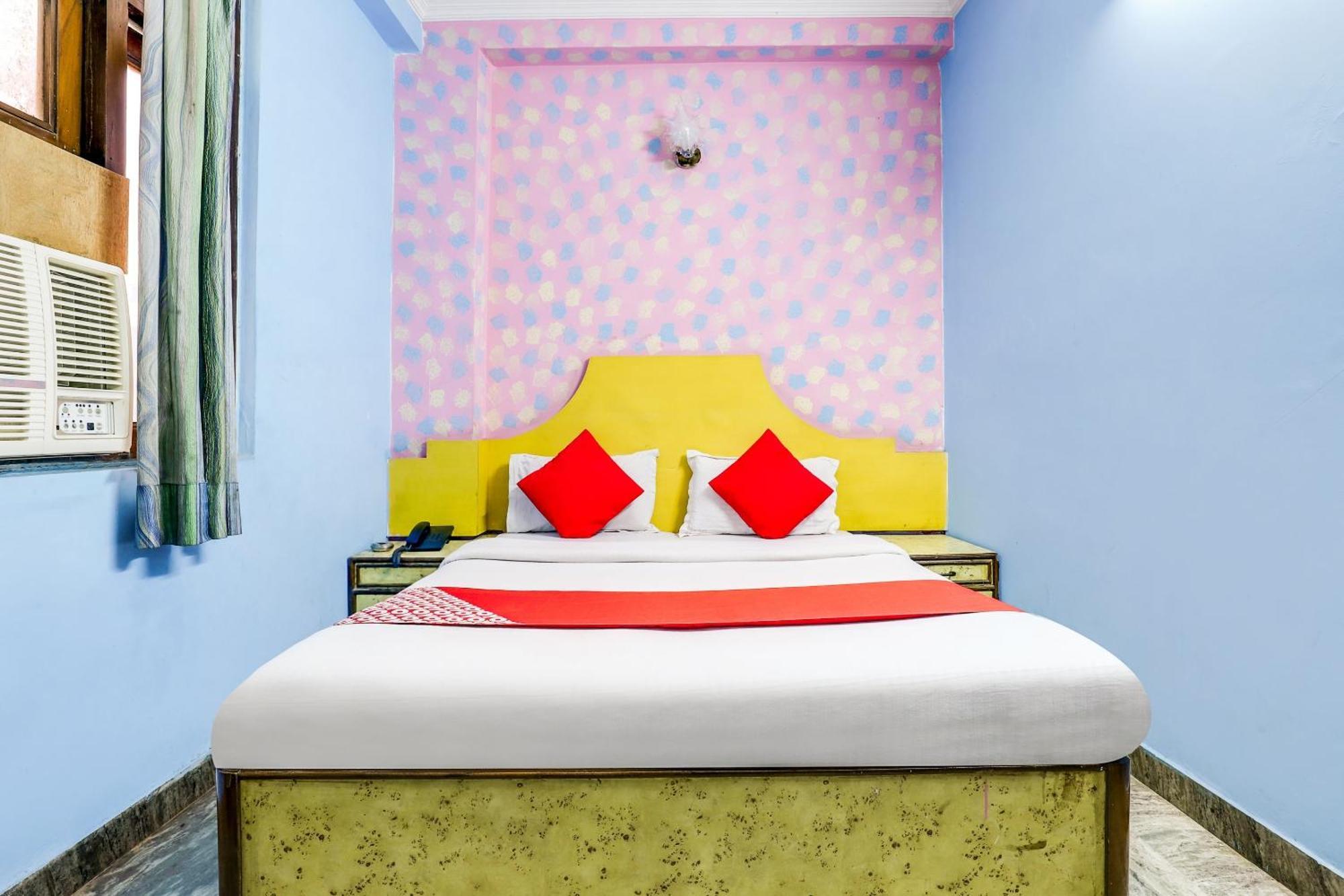 Hotel O Moon Palace Dx New Delhi Exterior photo