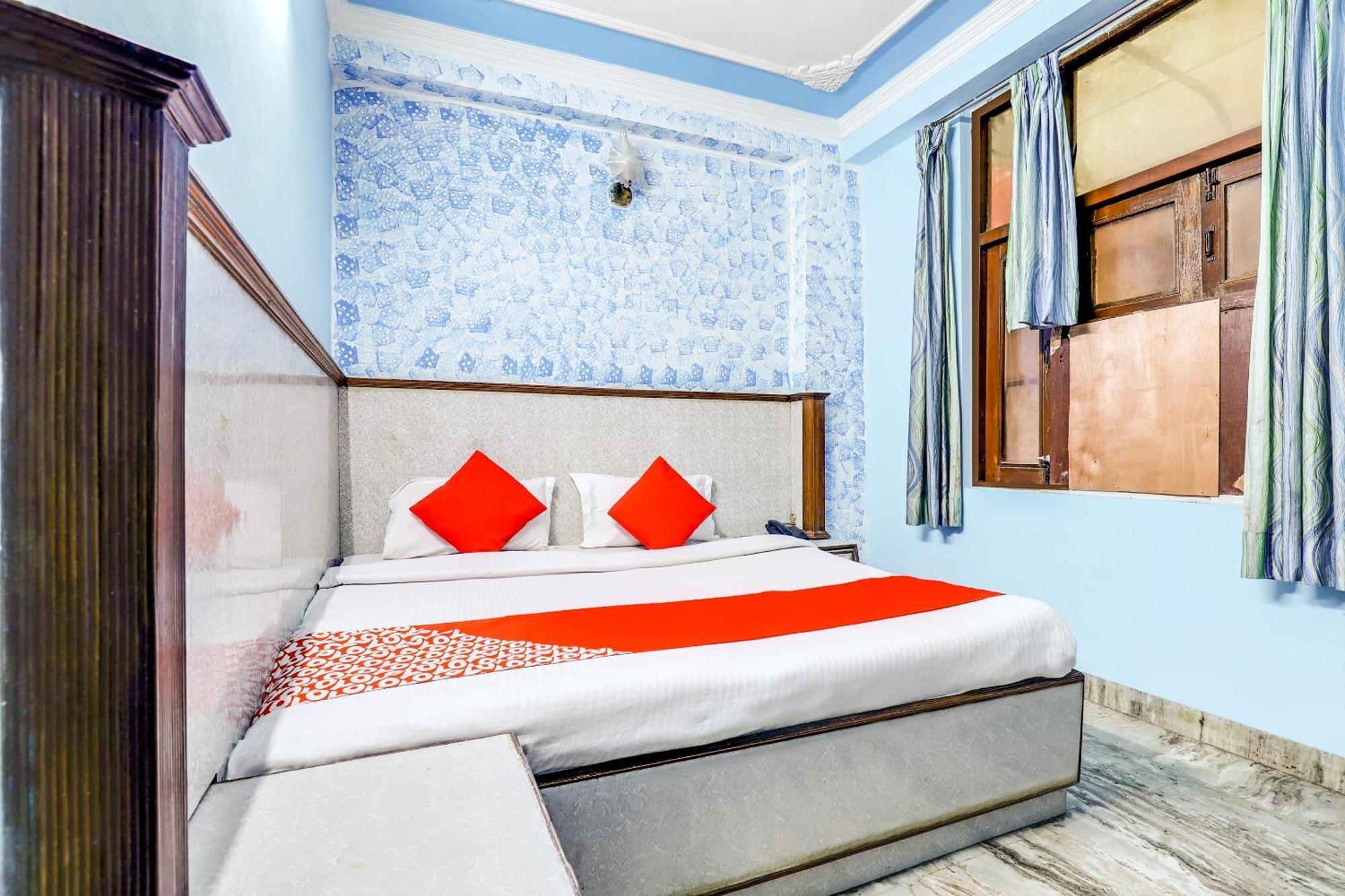 Hotel O Moon Palace Dx New Delhi Exterior photo