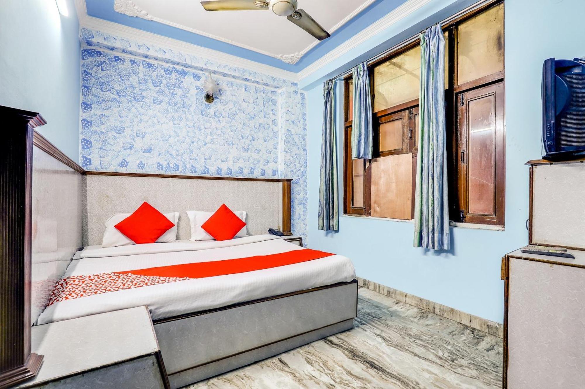Hotel O Moon Palace Dx New Delhi Exterior photo